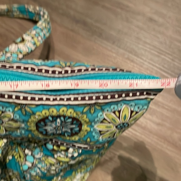 Vera Bradley retired Peacock print Bag- EUC - Picture 13 of 13